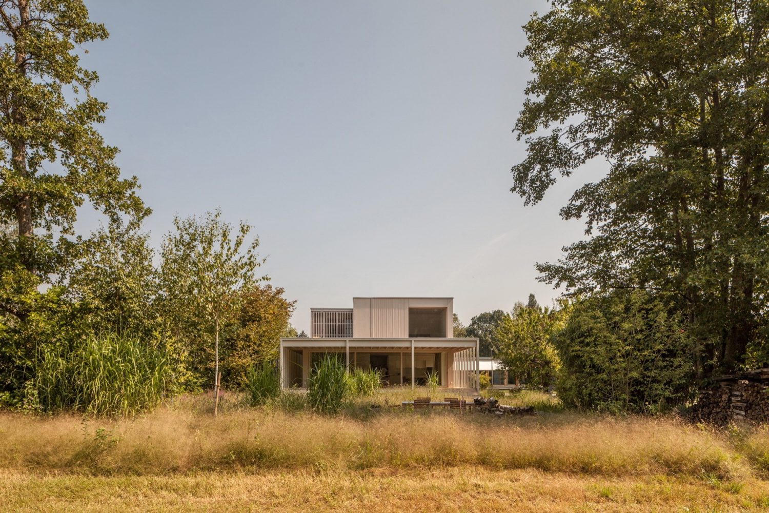 House at Lake Biel by Markus Schietsch Architekten
