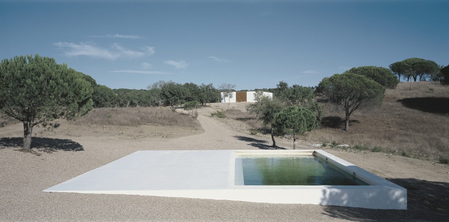 House in Litoral Alentejano by Aires Mateus