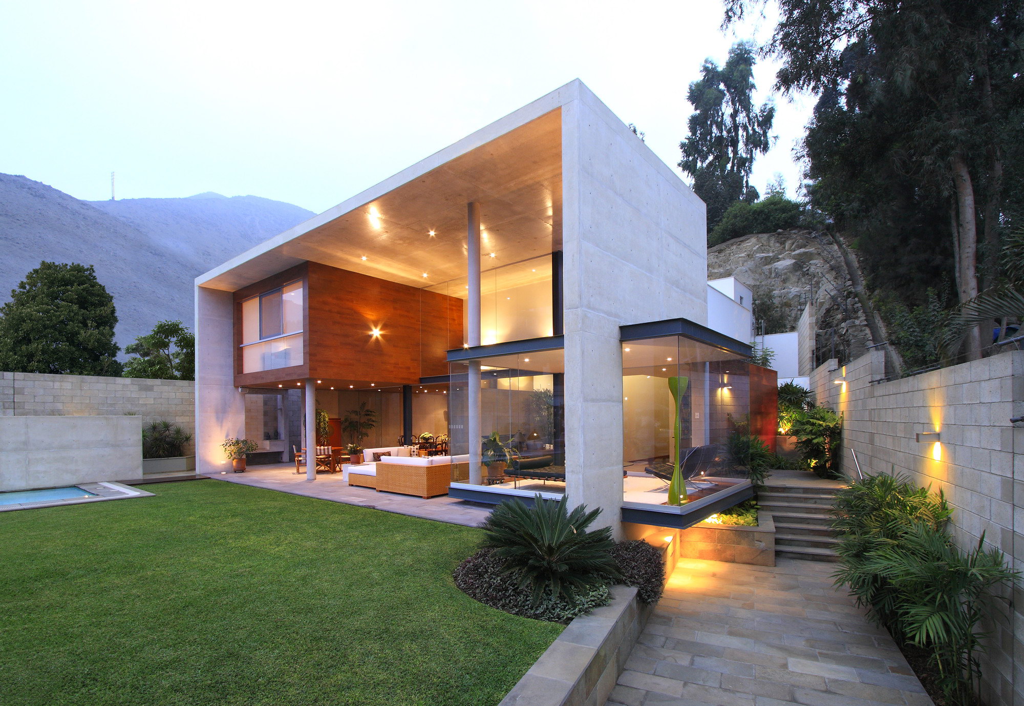 S House by Domenack Arquitectos