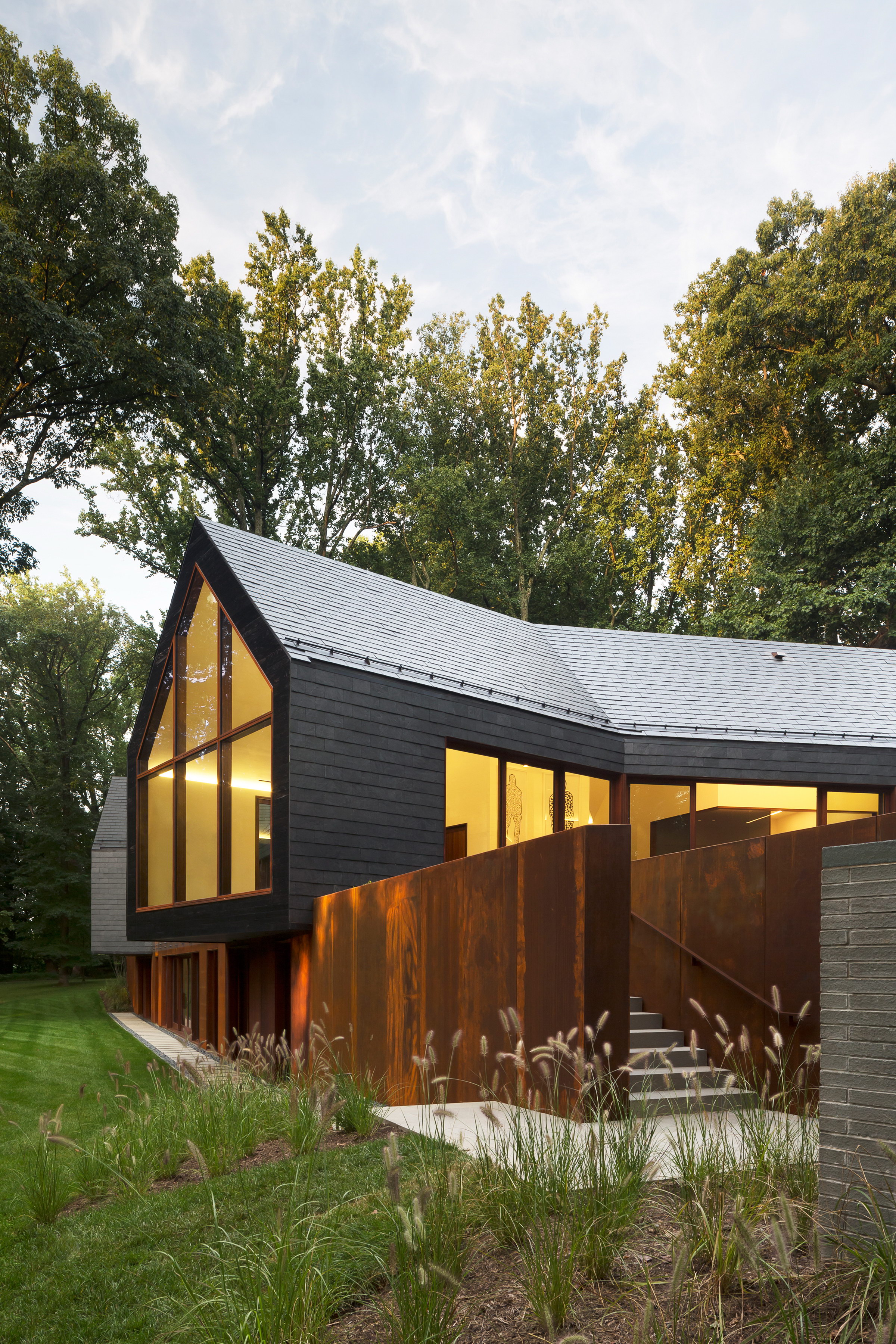 Slate House by Ziger Snead Architects