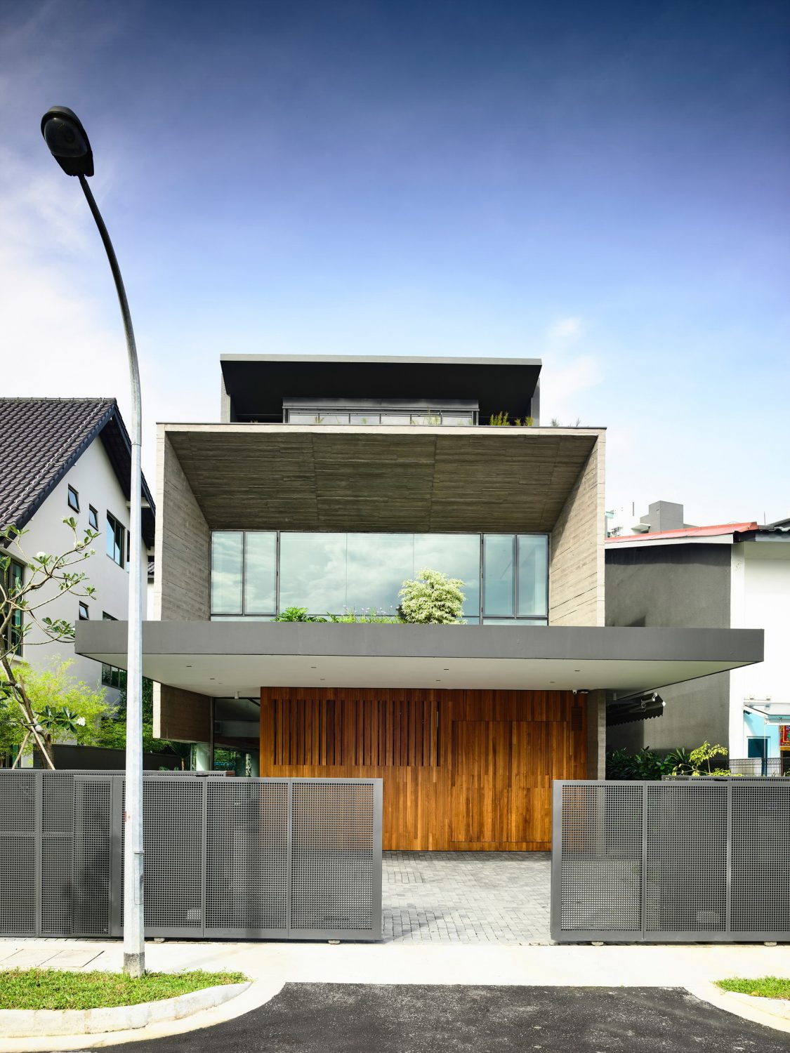 37FC-House | Smart House by ONG&ONG Pte Ltd