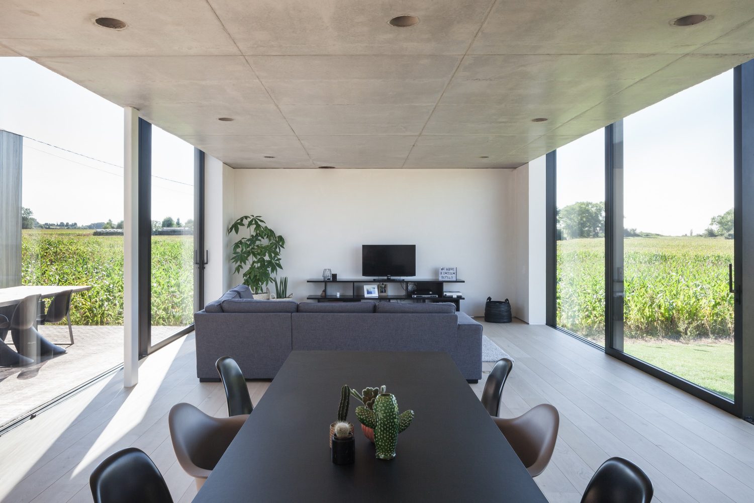 Caswes | Timber and Concrete House by TOOP architectuur