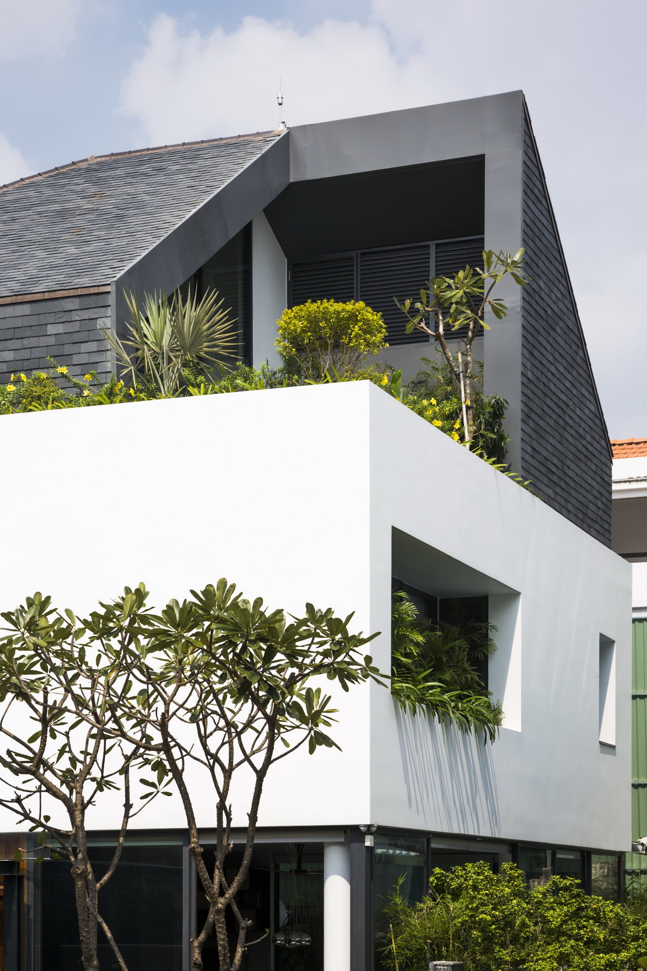 White Cube House | Minimalist Suburb House by MM++ architects