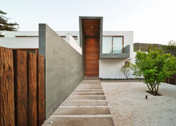 3-Element House by Swett Arquitectos