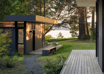 Hood Cliff Retreat by Wittman Estes