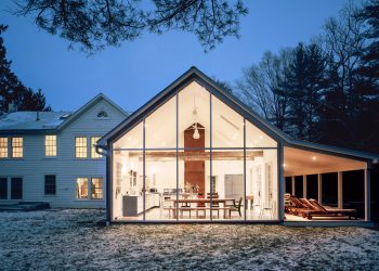 Floating Farmhouse by Givonehome