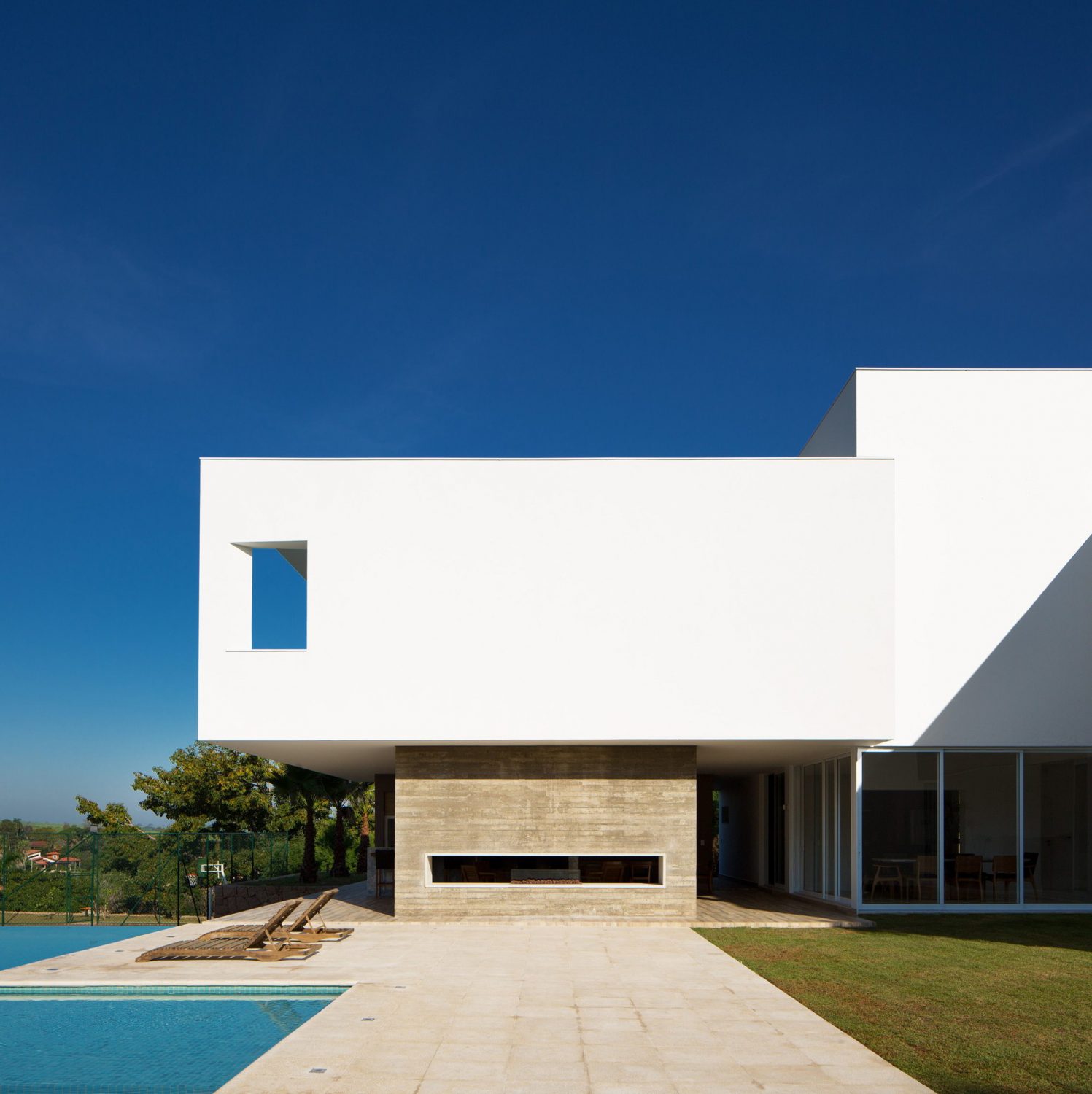 House in the Valley by IDSP Arquitetos