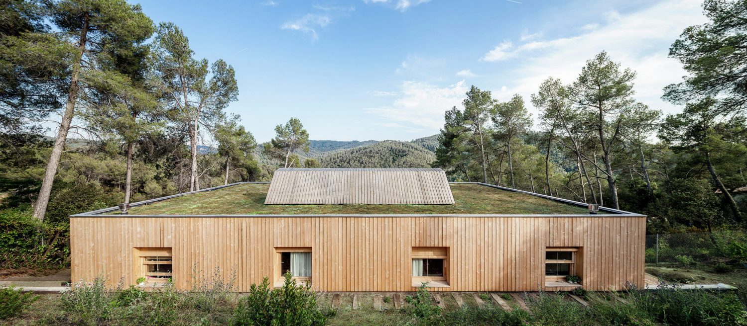 House LLP by Alventosa Morell Arquitectes