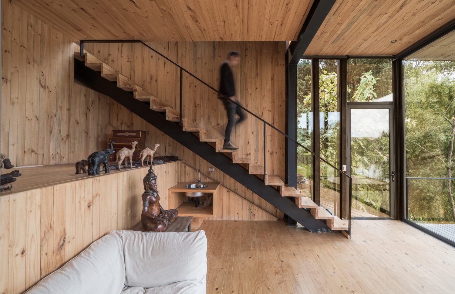 Slope House by Ian Hsü and Gabriel Rudolphy