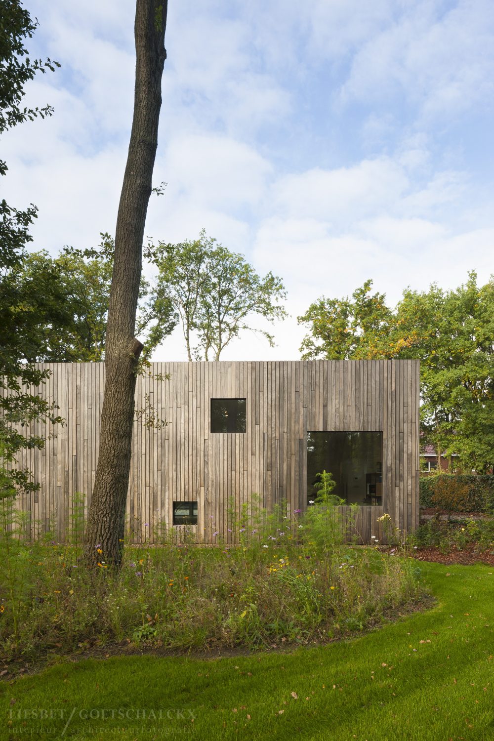 Square House by Cocoon Architecten