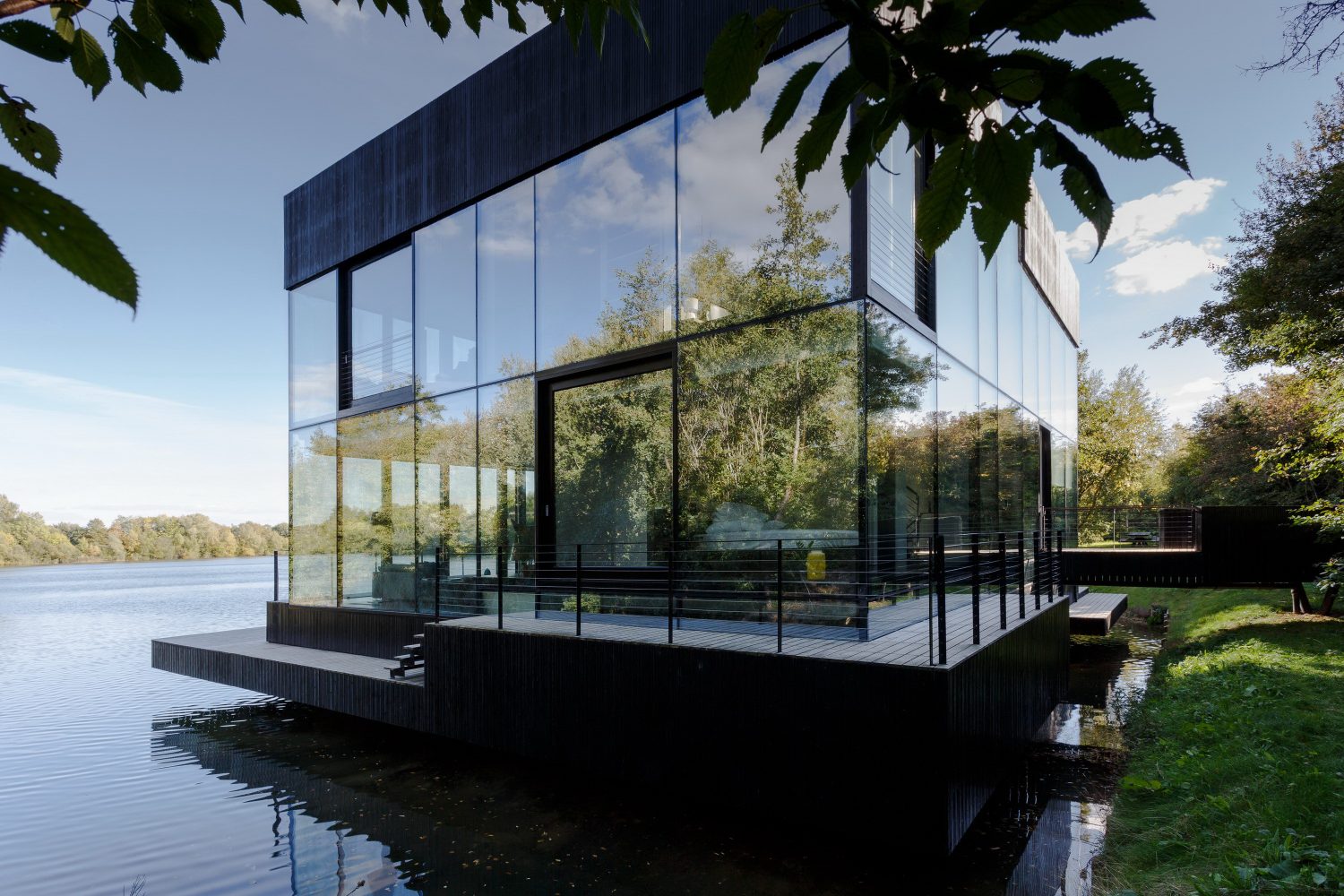 Villa on the Lake by Mecanoo