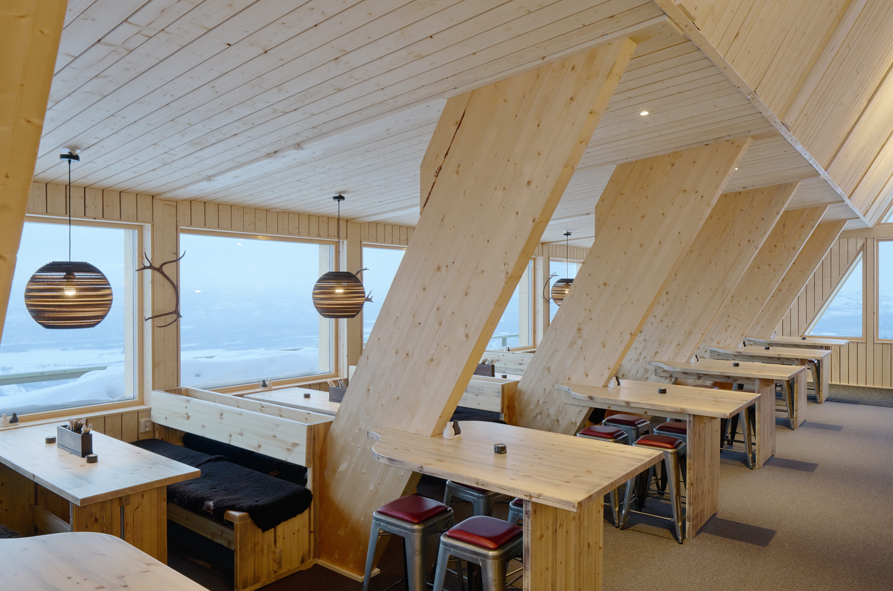 Mountain Restaurant Björk by Murman Arkitekter