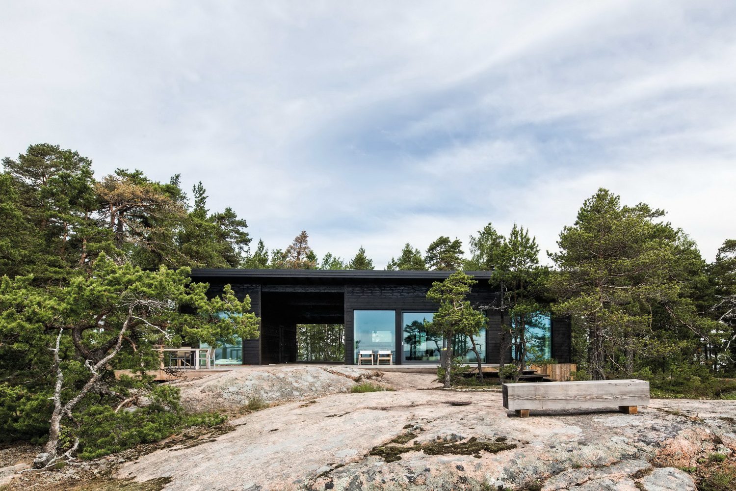 Summer House on the Baltic Sea Island by Pluspuu Oy