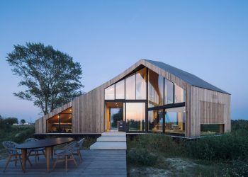 Caseta House by Lichtstad Architecten