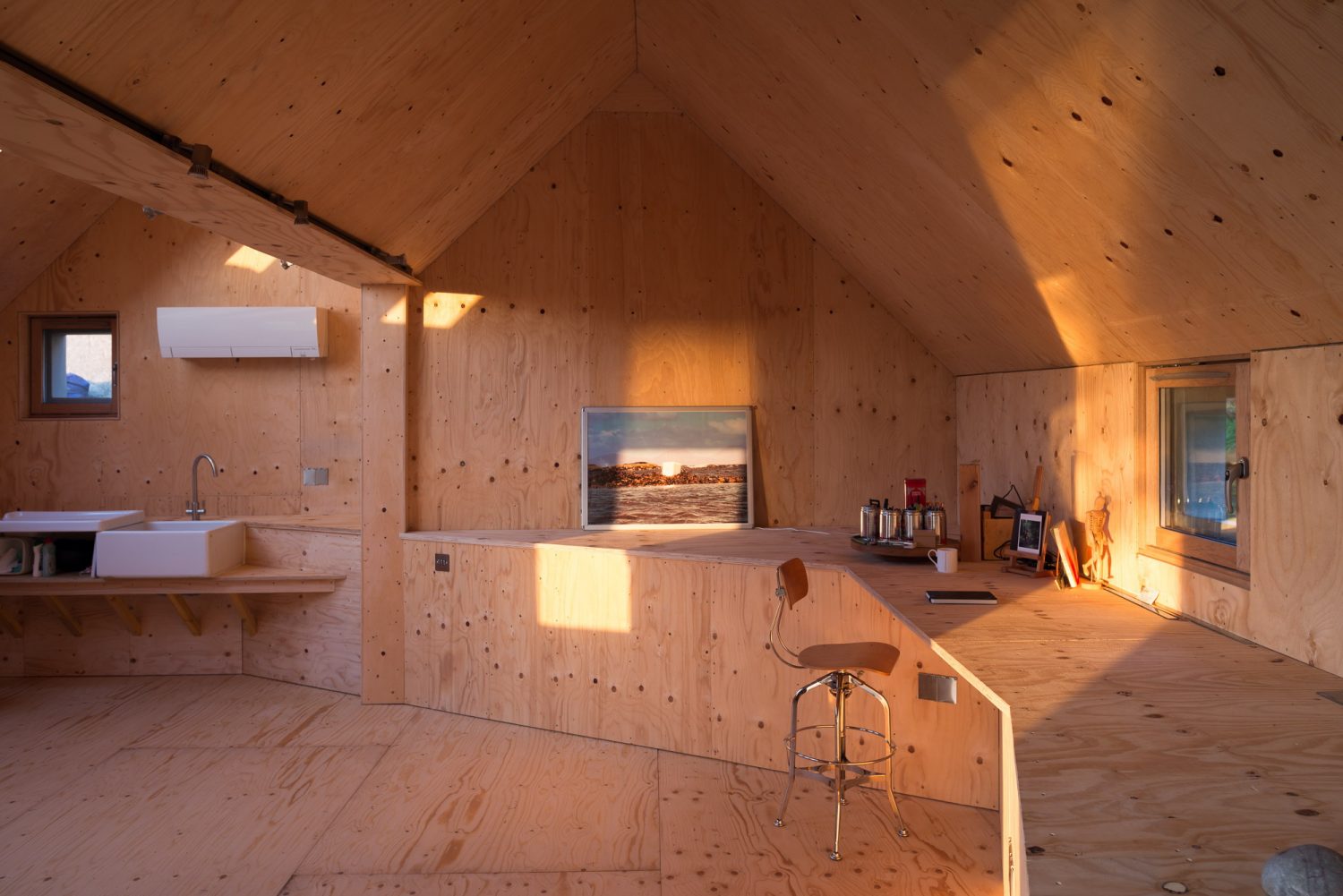 Midden Studio | Artist's Cabin by Studio Weave
