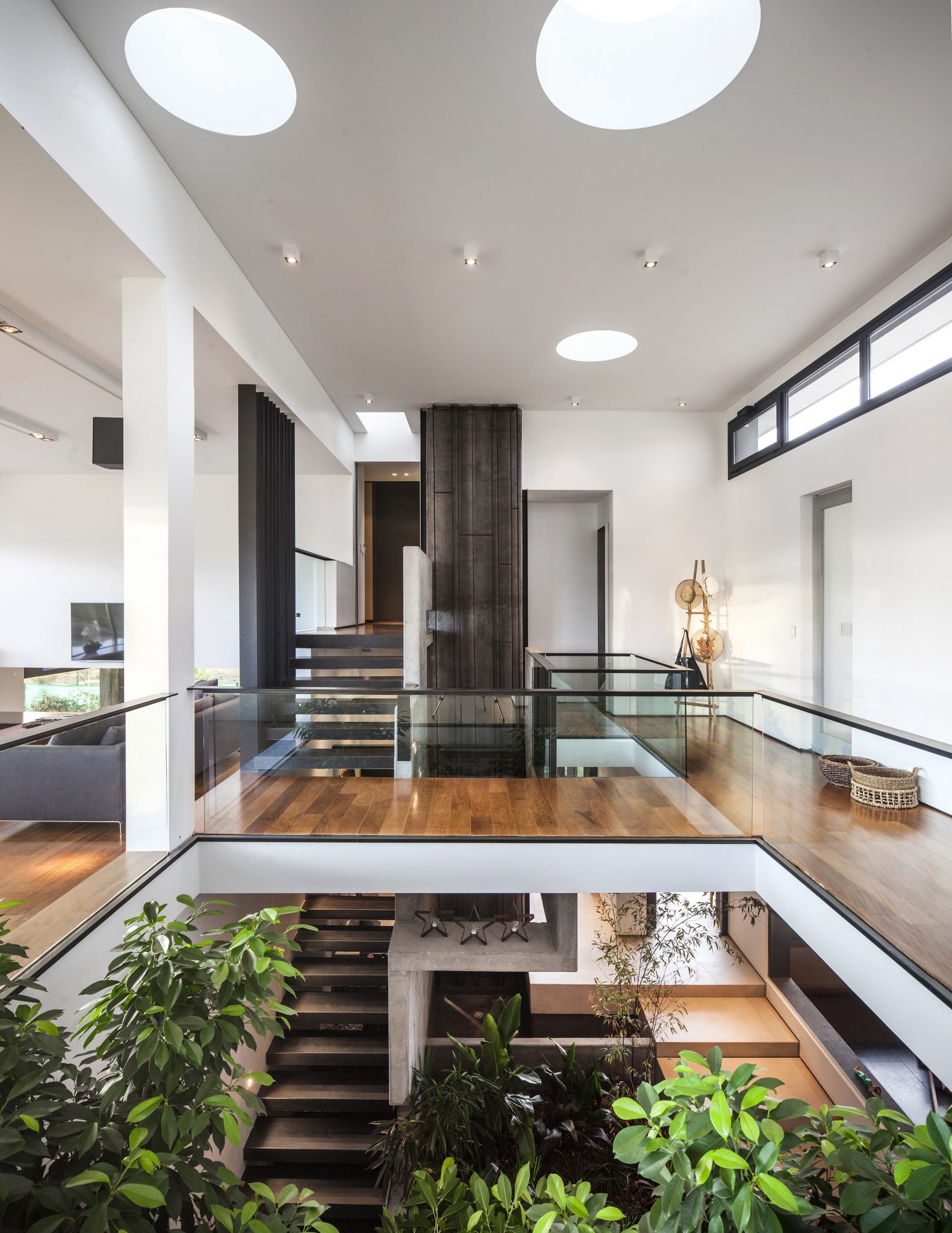 Ramp House by Andrés Remy Arquitectos | Wowow Home Magazine
