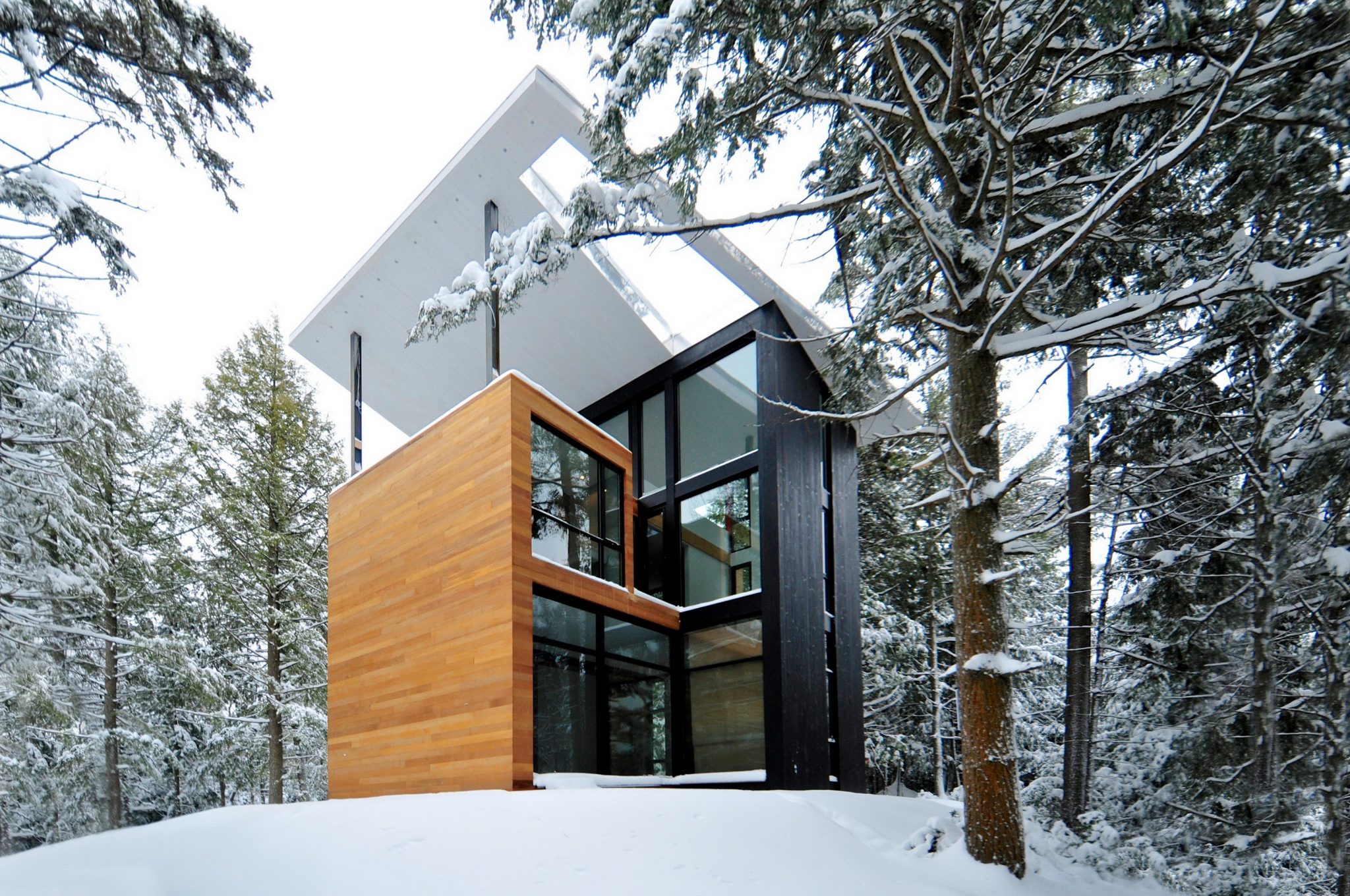 The House of Sculptor Jarnuszkiewicz by YH2 | Wowow Home Magazine