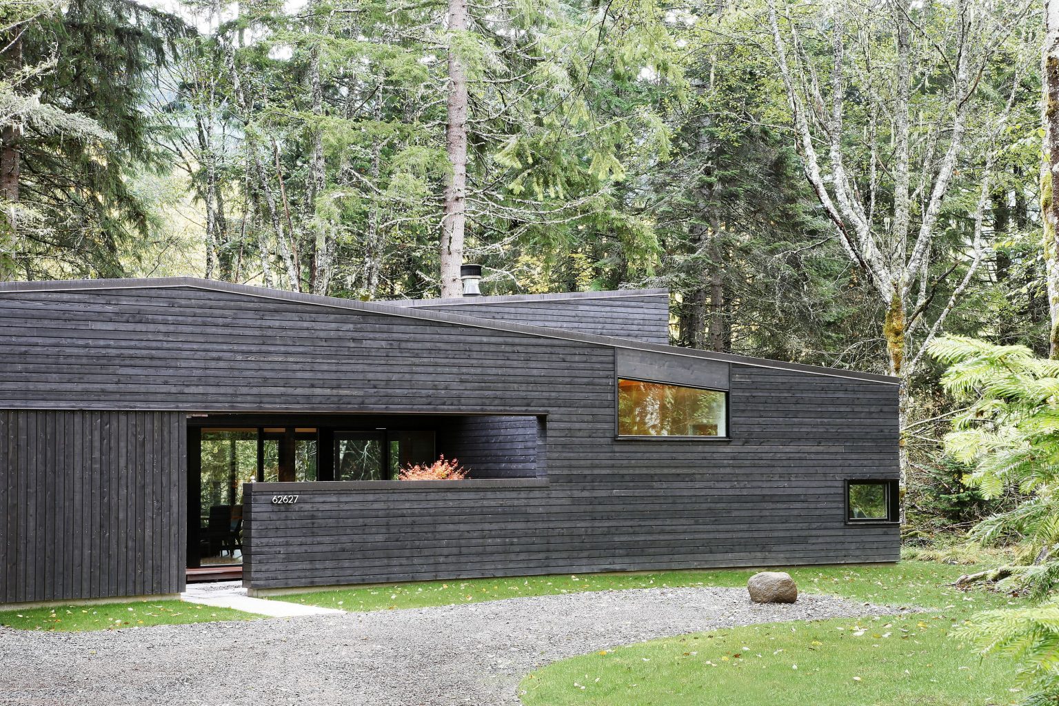 Courtyard House on a River by Robert Hutchison Architecture | Wowow ...