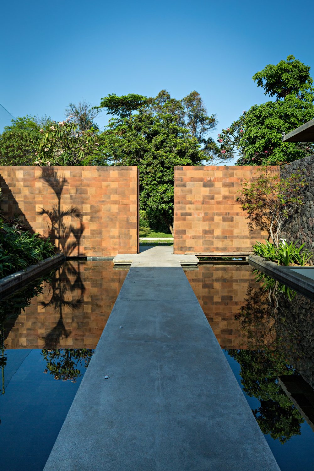 DRA House in Bali by D-Associates