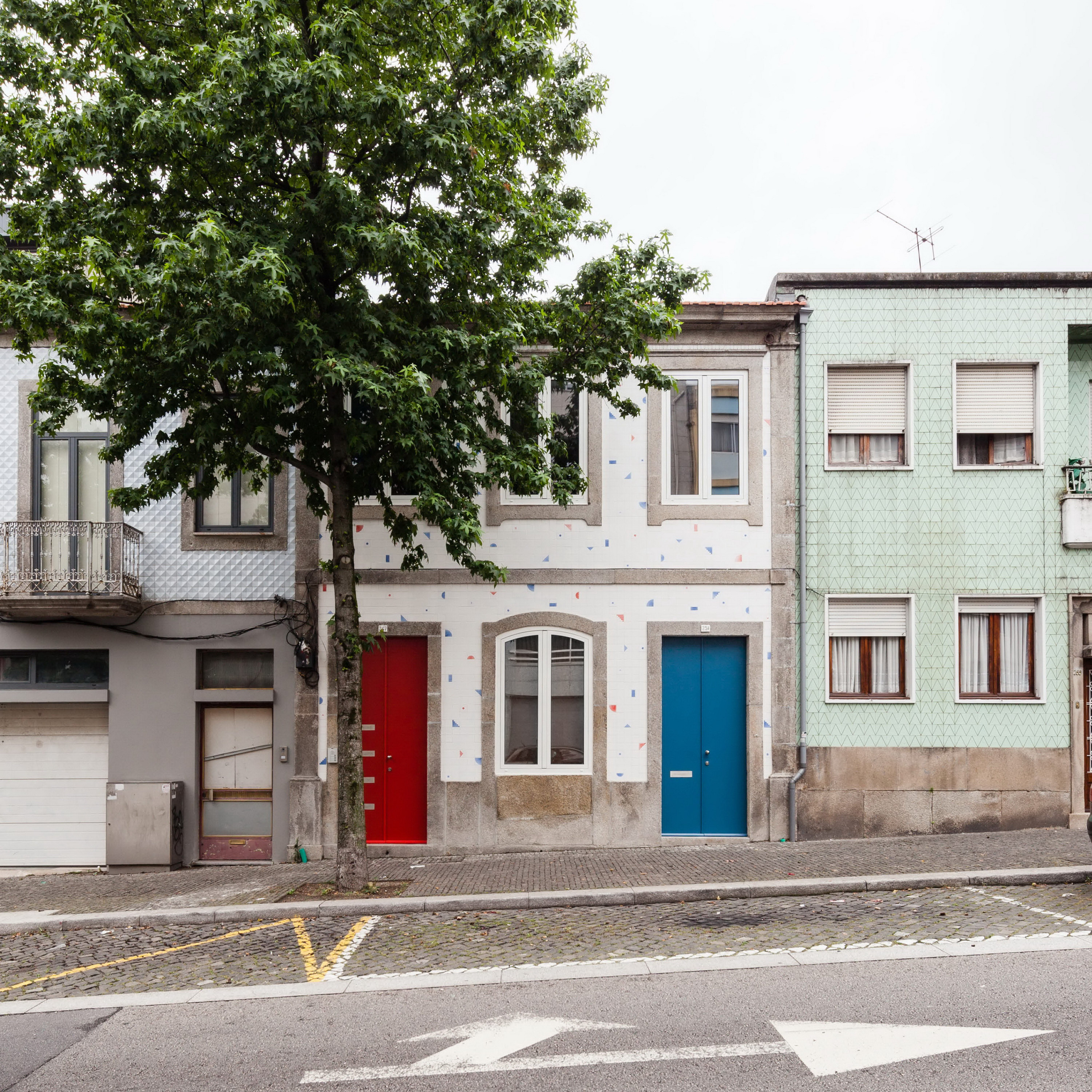 House in Rua Faria Guimarães by Fala Atelier