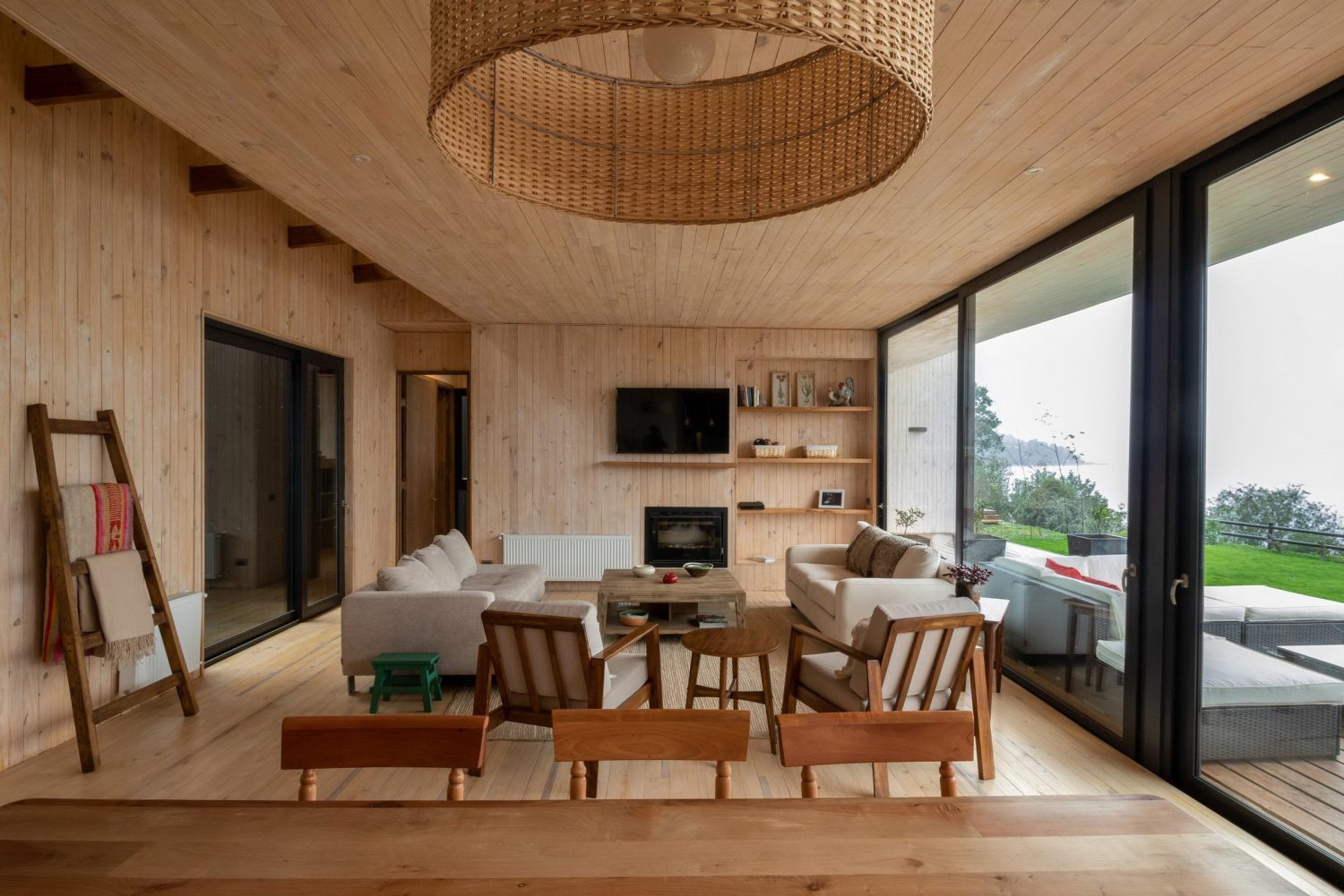 BEG House by Rudolphy + Bizama Arquitectos