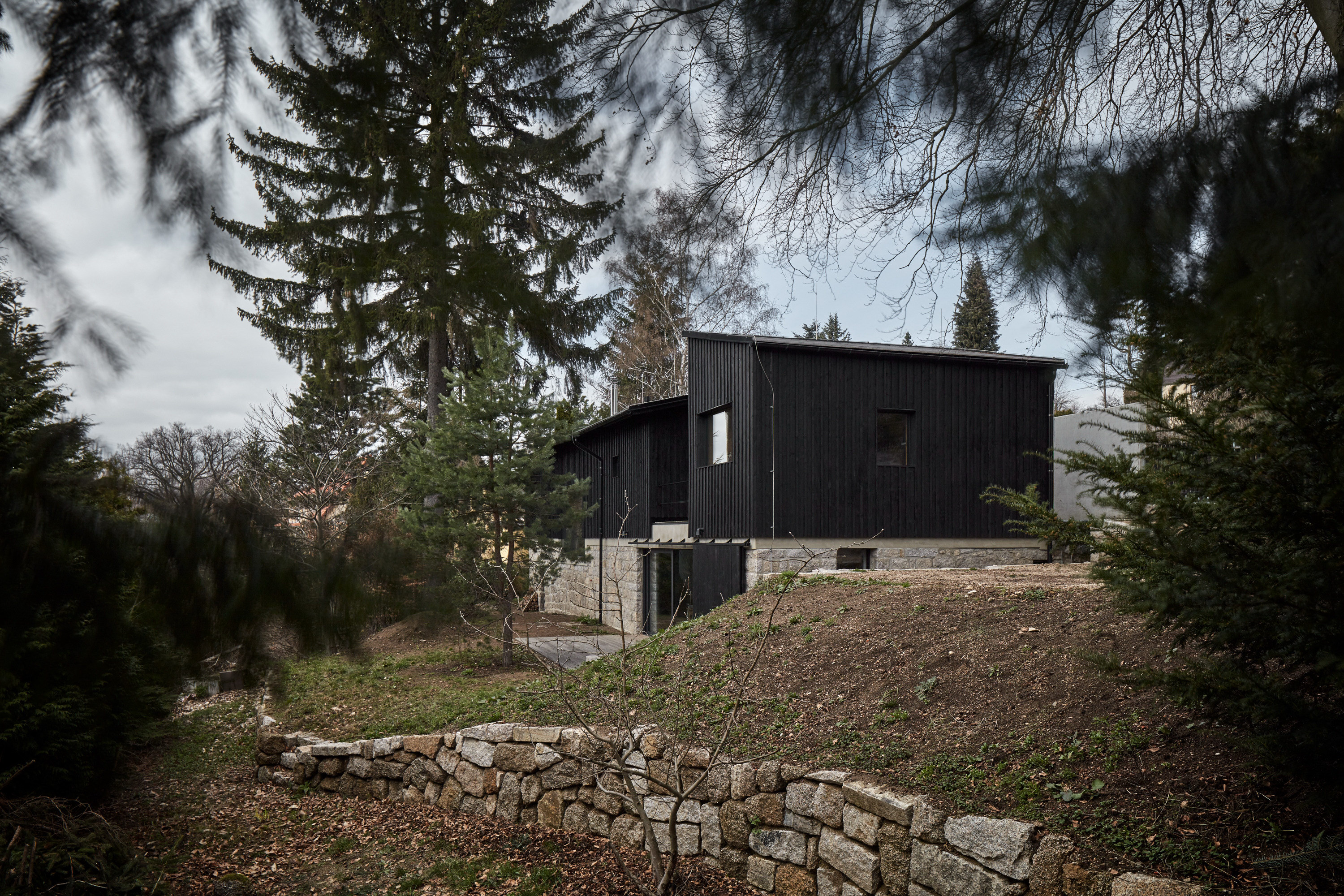 House Behind the Wall by Mjölk architects