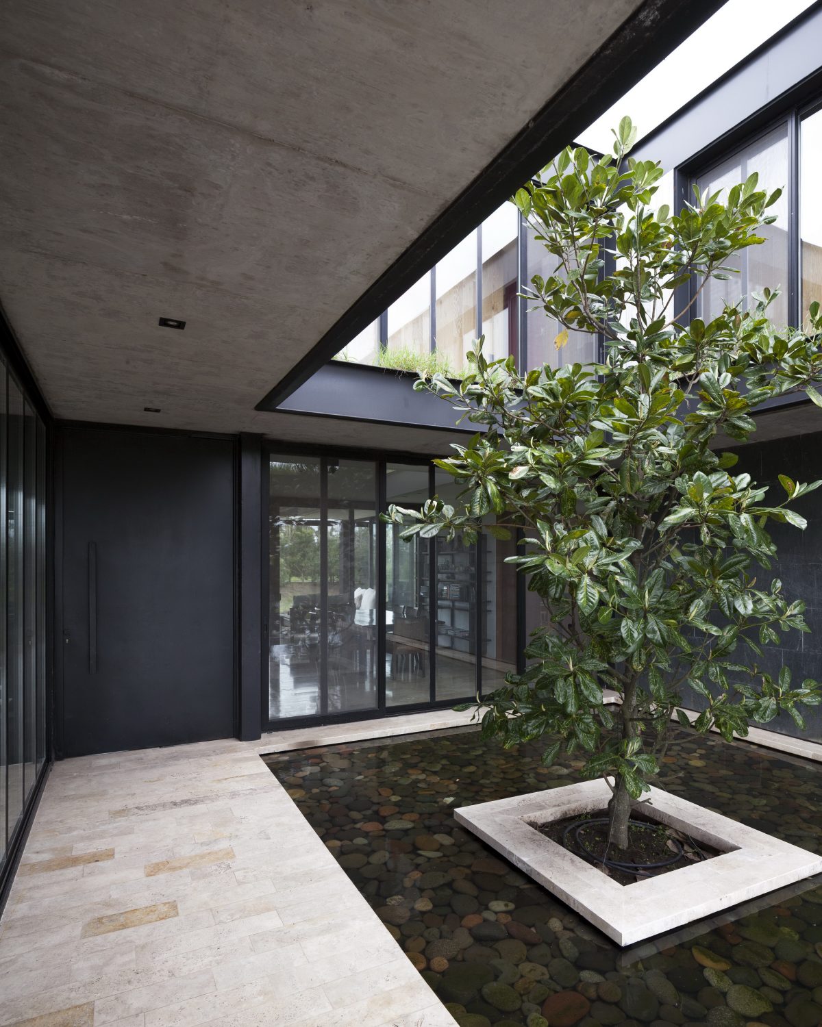 La Magnolia House by Martin Gomez Arquitectos
