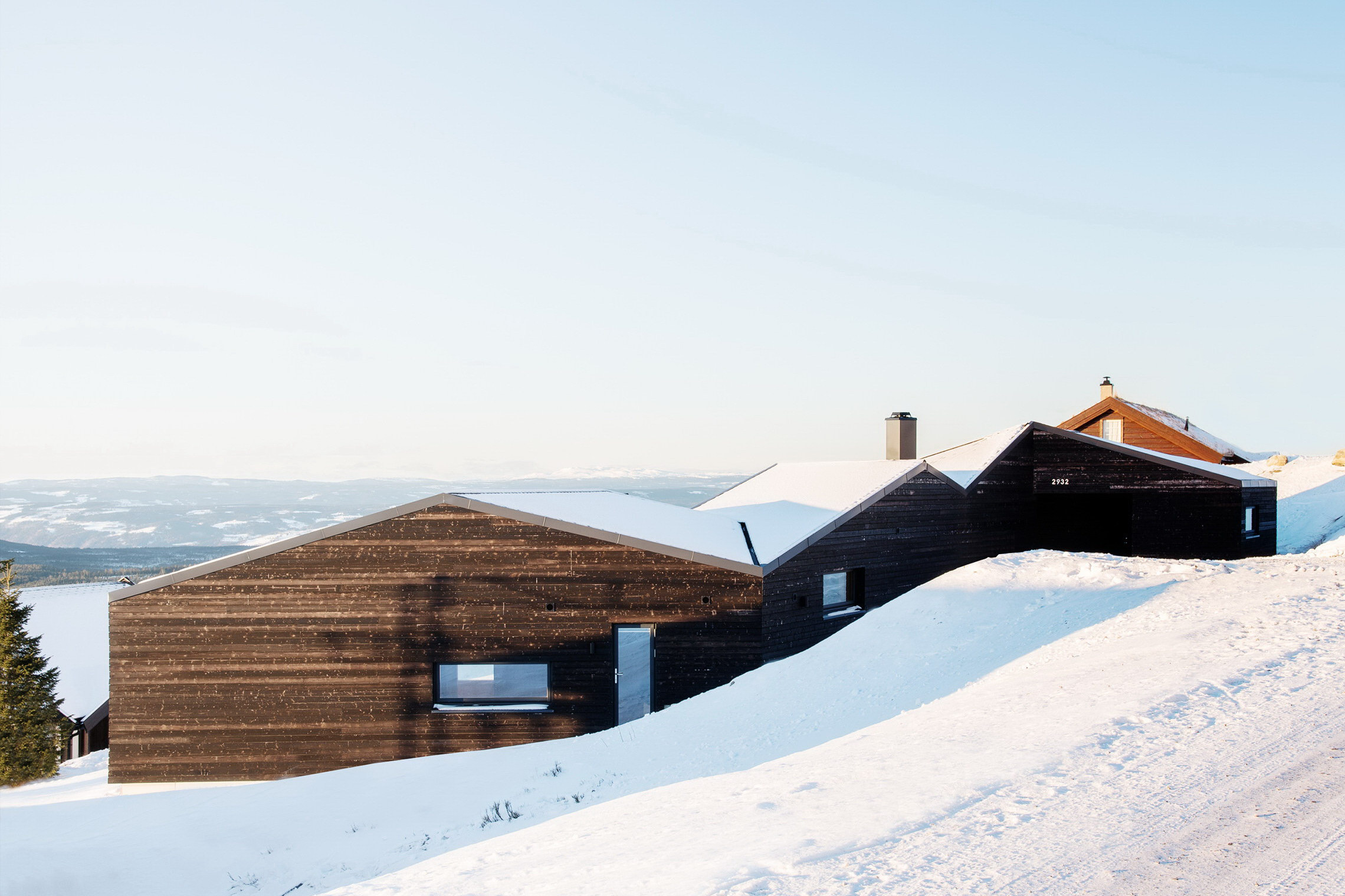 Cabin Sjusjøen by Aslak Haanshuus Arkitekter