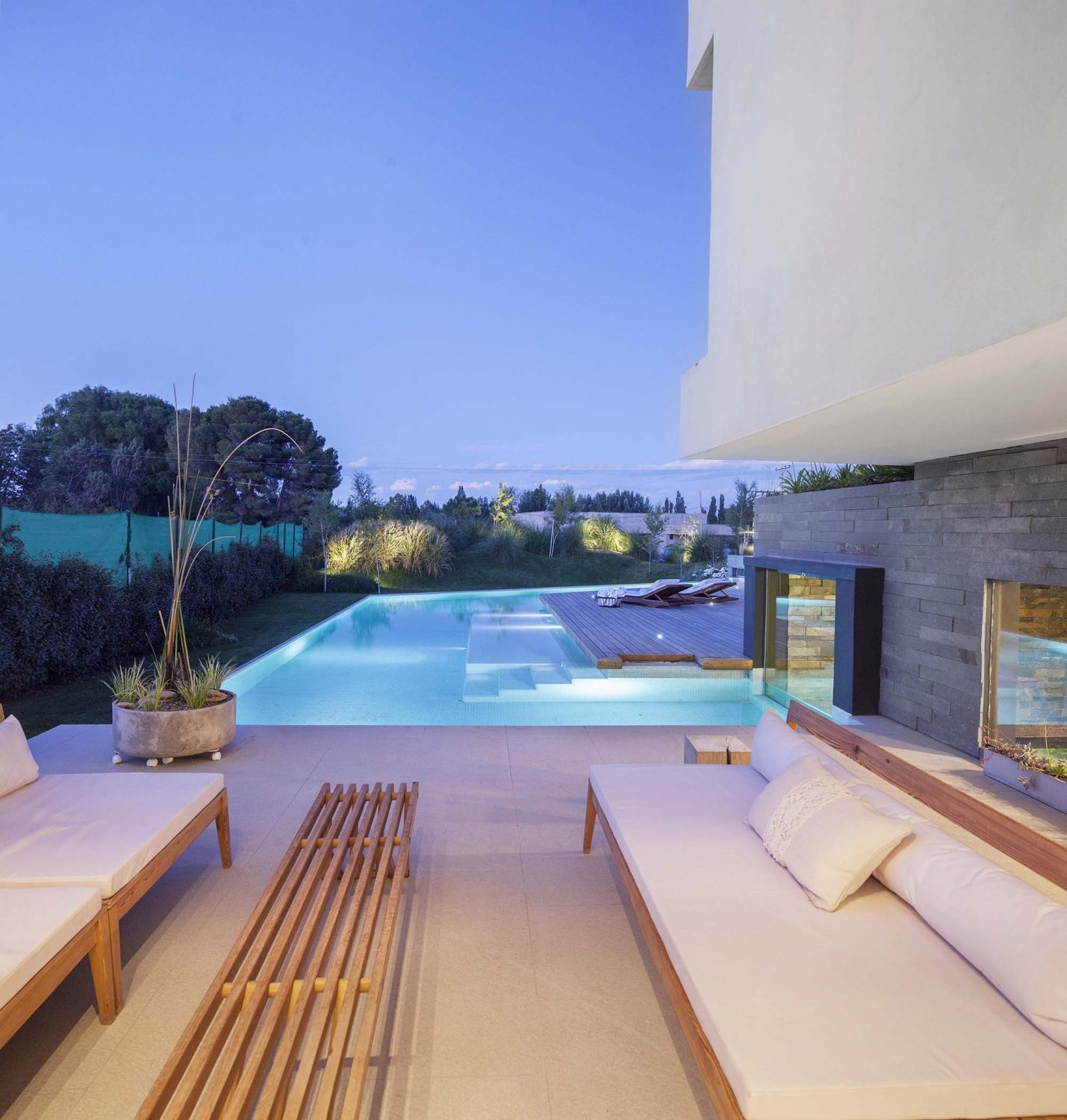 Casa Rampa by Andres Remy Arquitectos