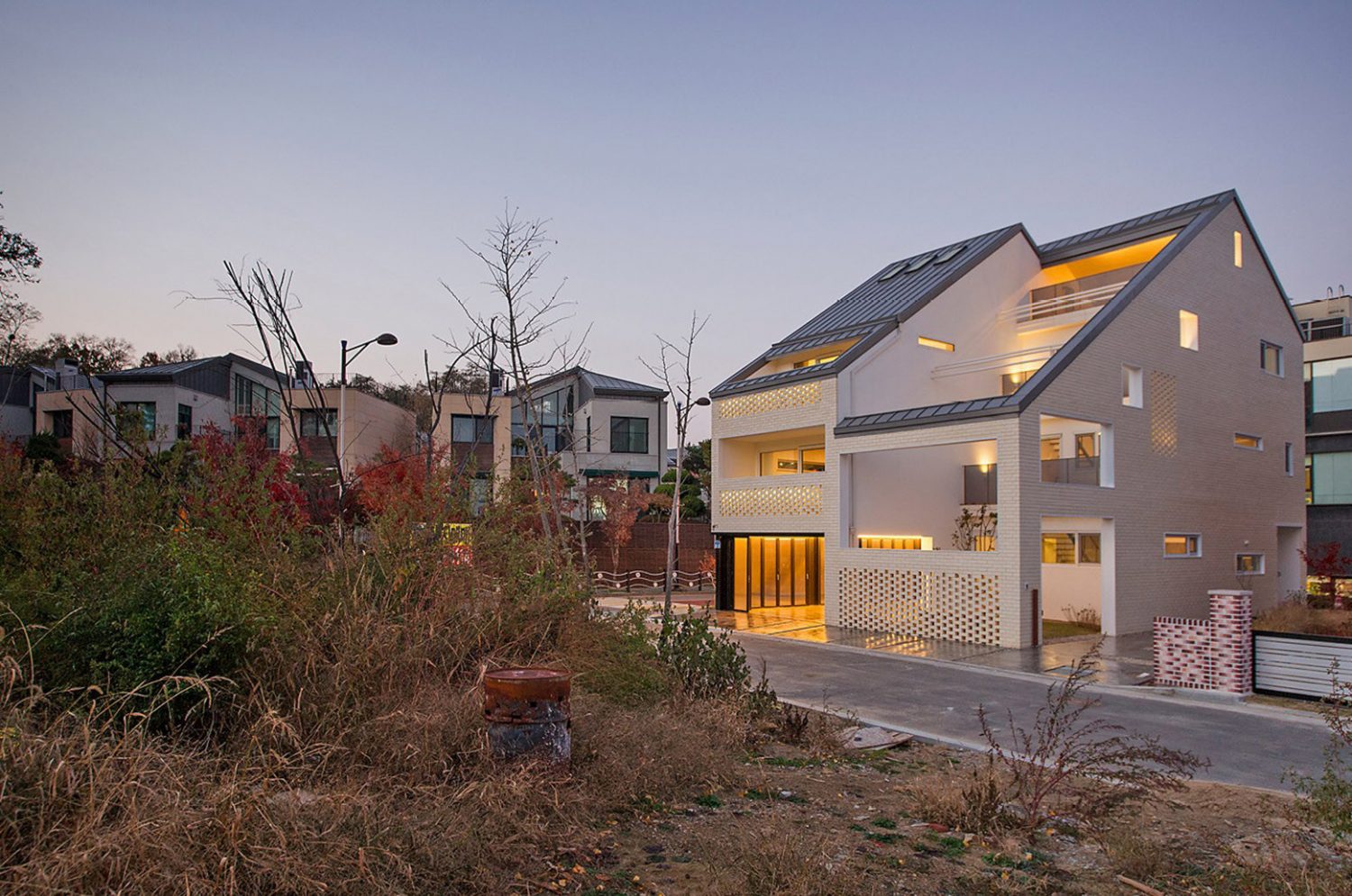Dongtan House | Duplex House by JYA-RCHITECTS