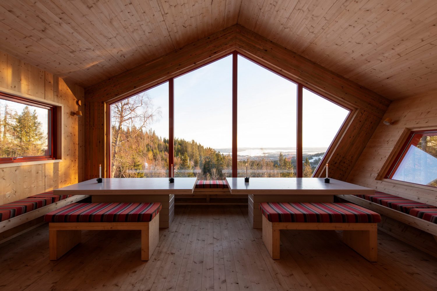 Fuglemyrhytta – Panoramic Self-Service Cabin by Snøhetta