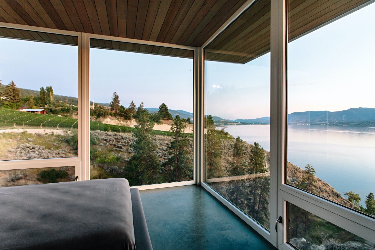 Flying Leap Residence and Studio by Ritchie Custom Homes | Wowow Home ...
