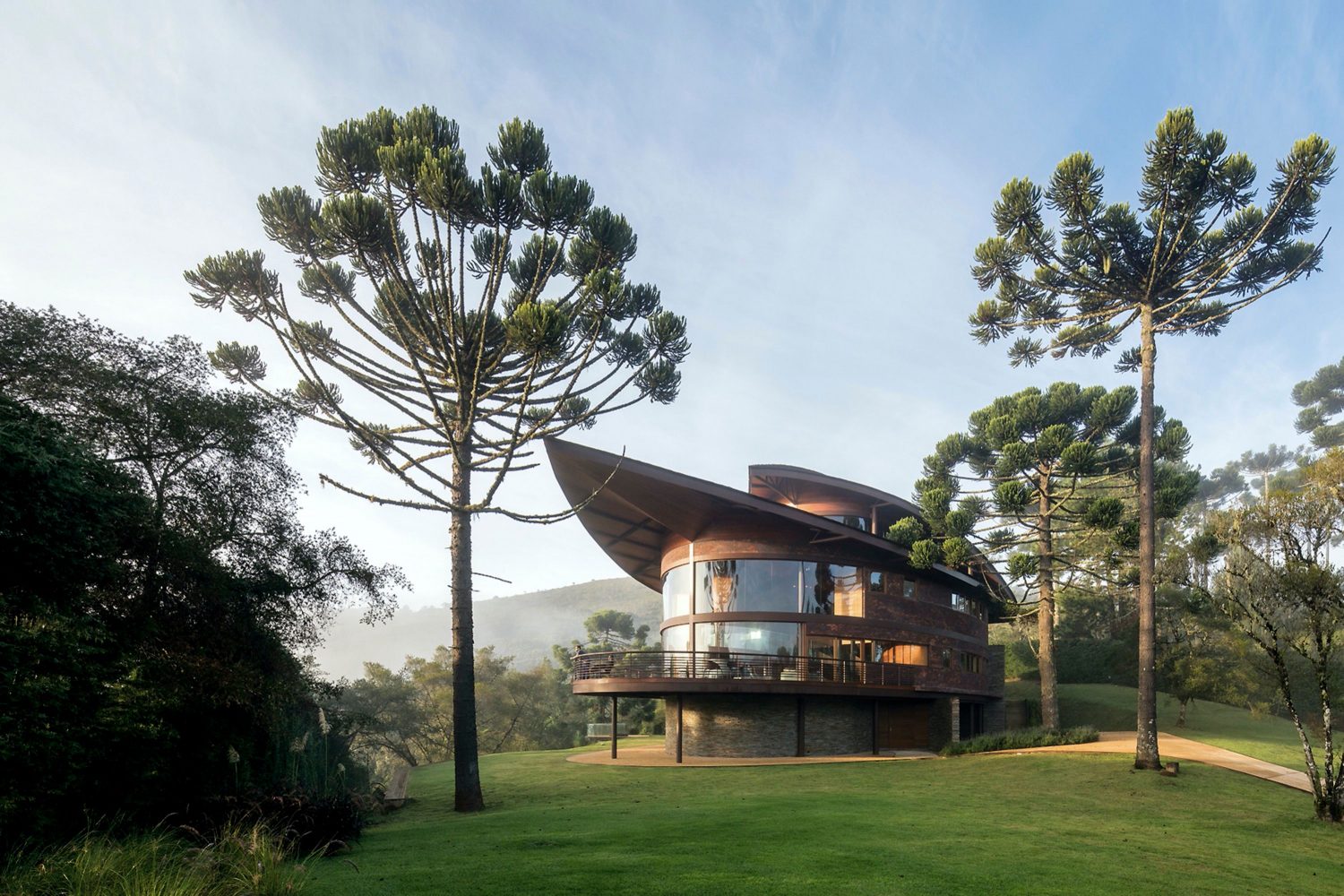 Pinhão House by Mareines Arquitetura