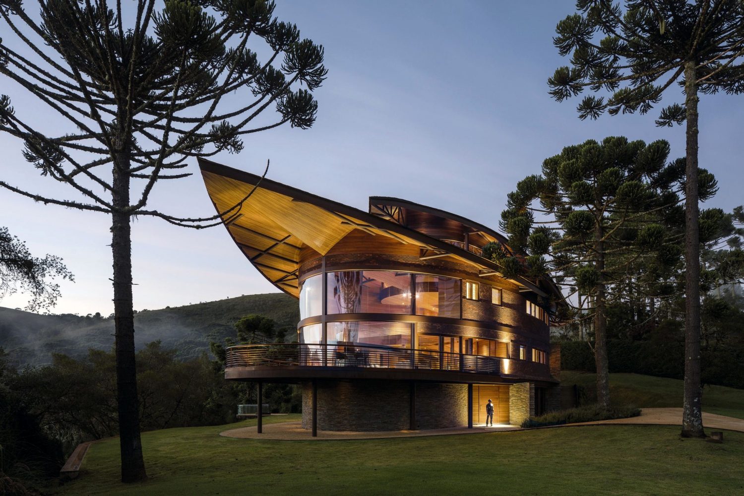 Pinhão House by Mareines Arquitetura