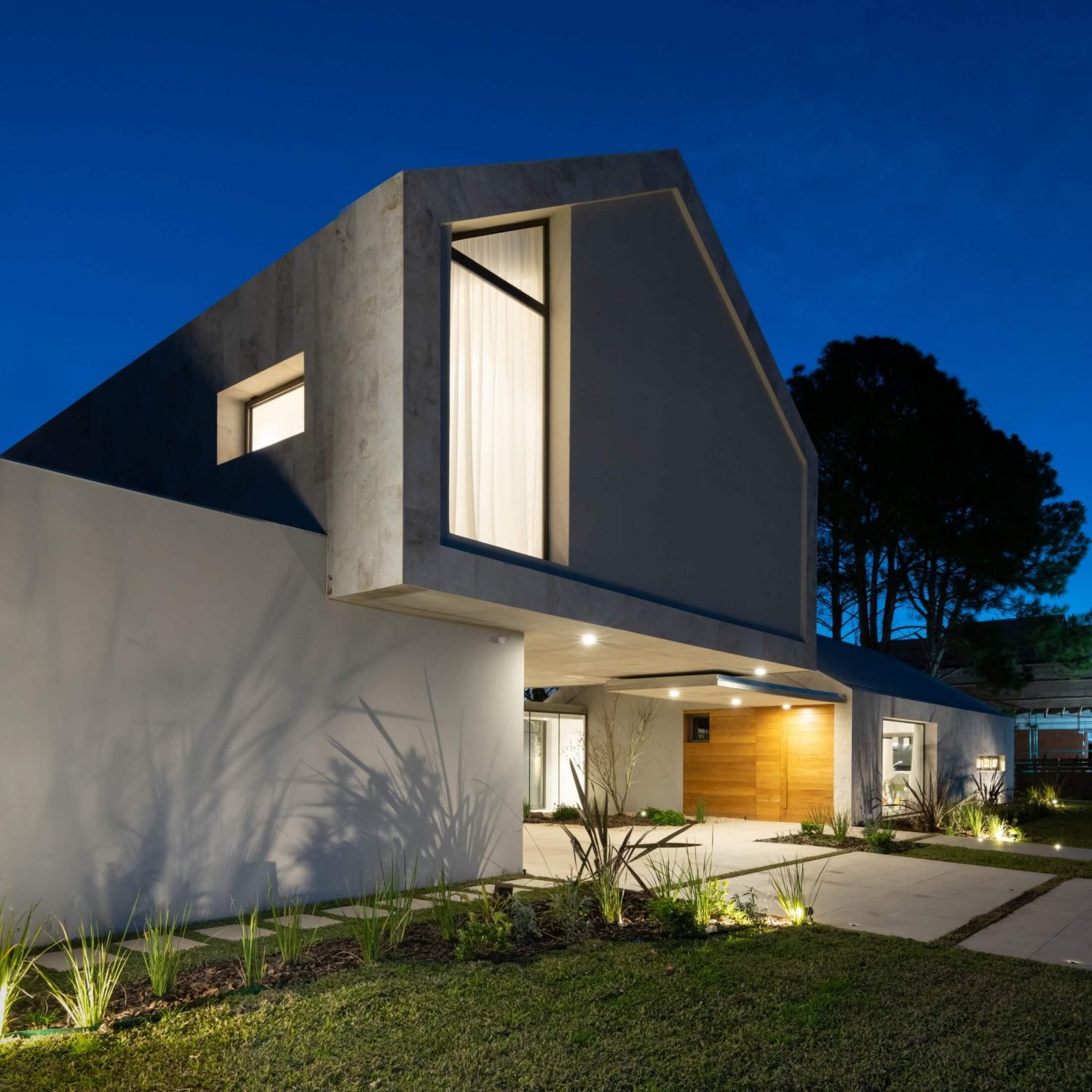 CM House by Además arquitectura
