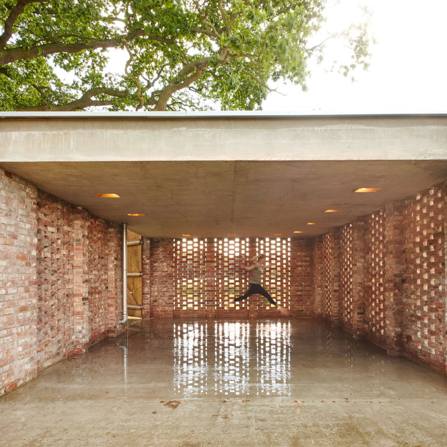 Remise Pavillon by Wirth Architekten