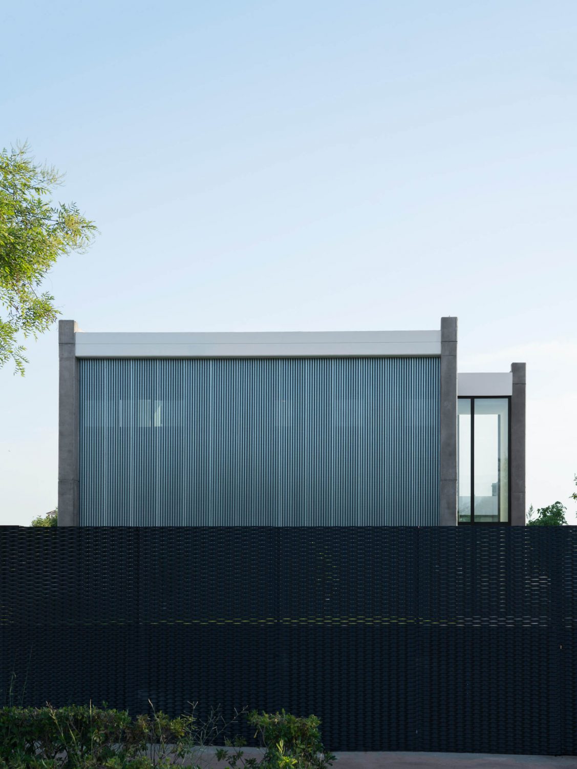 Tangent House by Ruben Muedra Estudio de Arquitectura