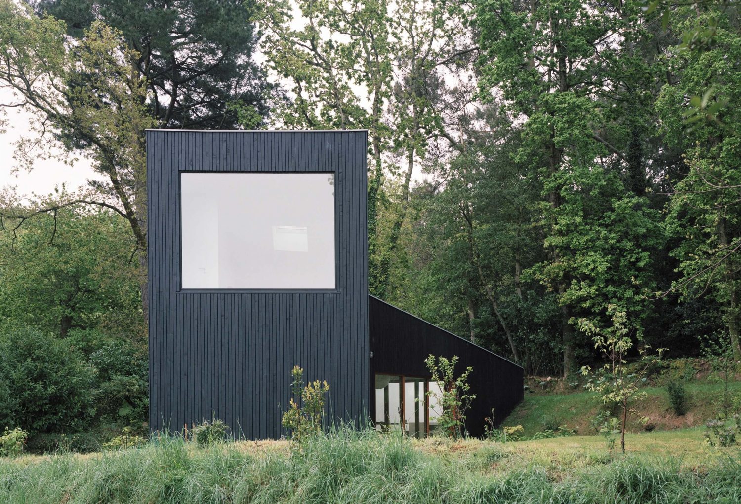 Holiday Home in France by Raum Architects