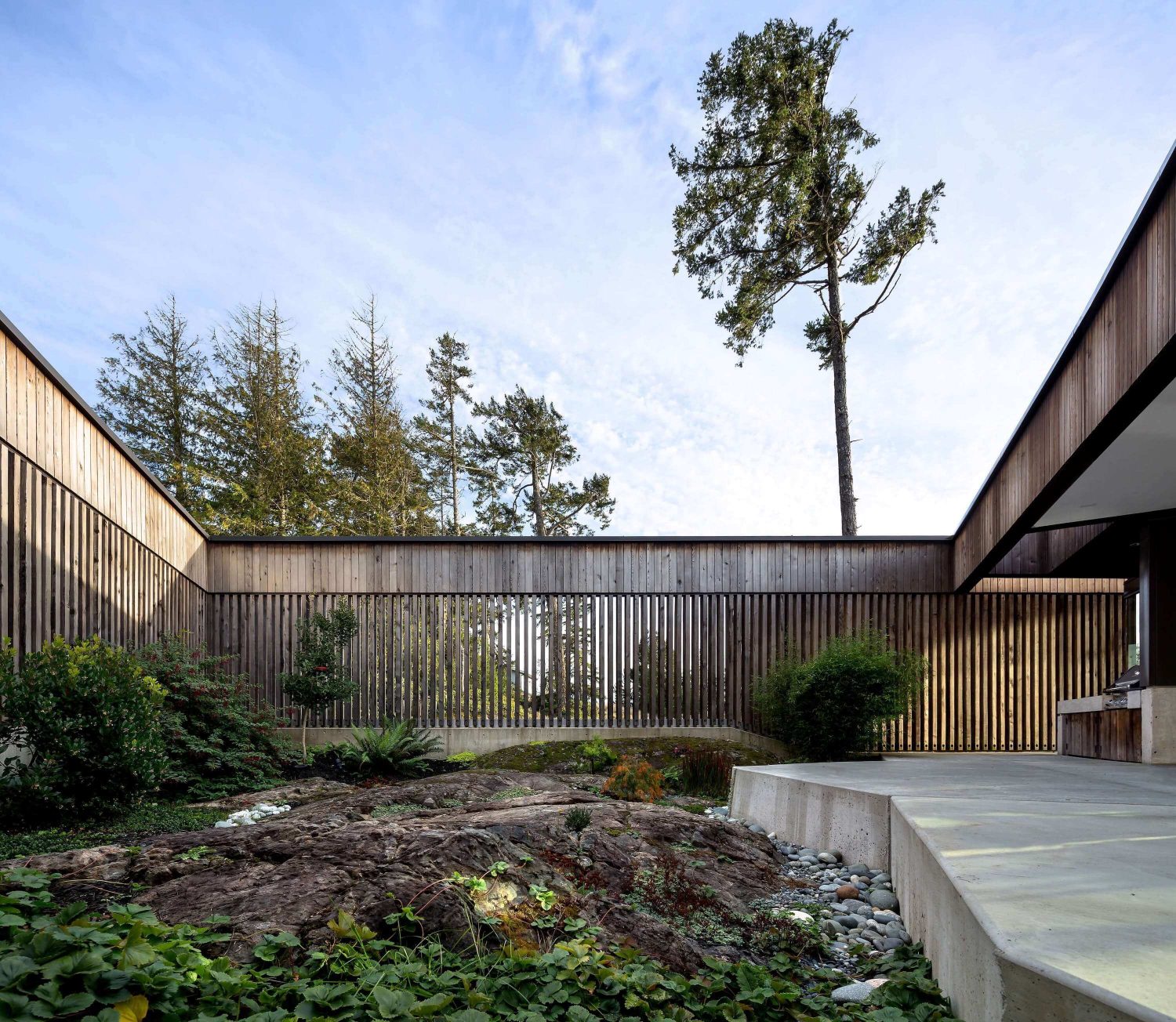 Okada Marshall House by D'Arcy Jones Architects