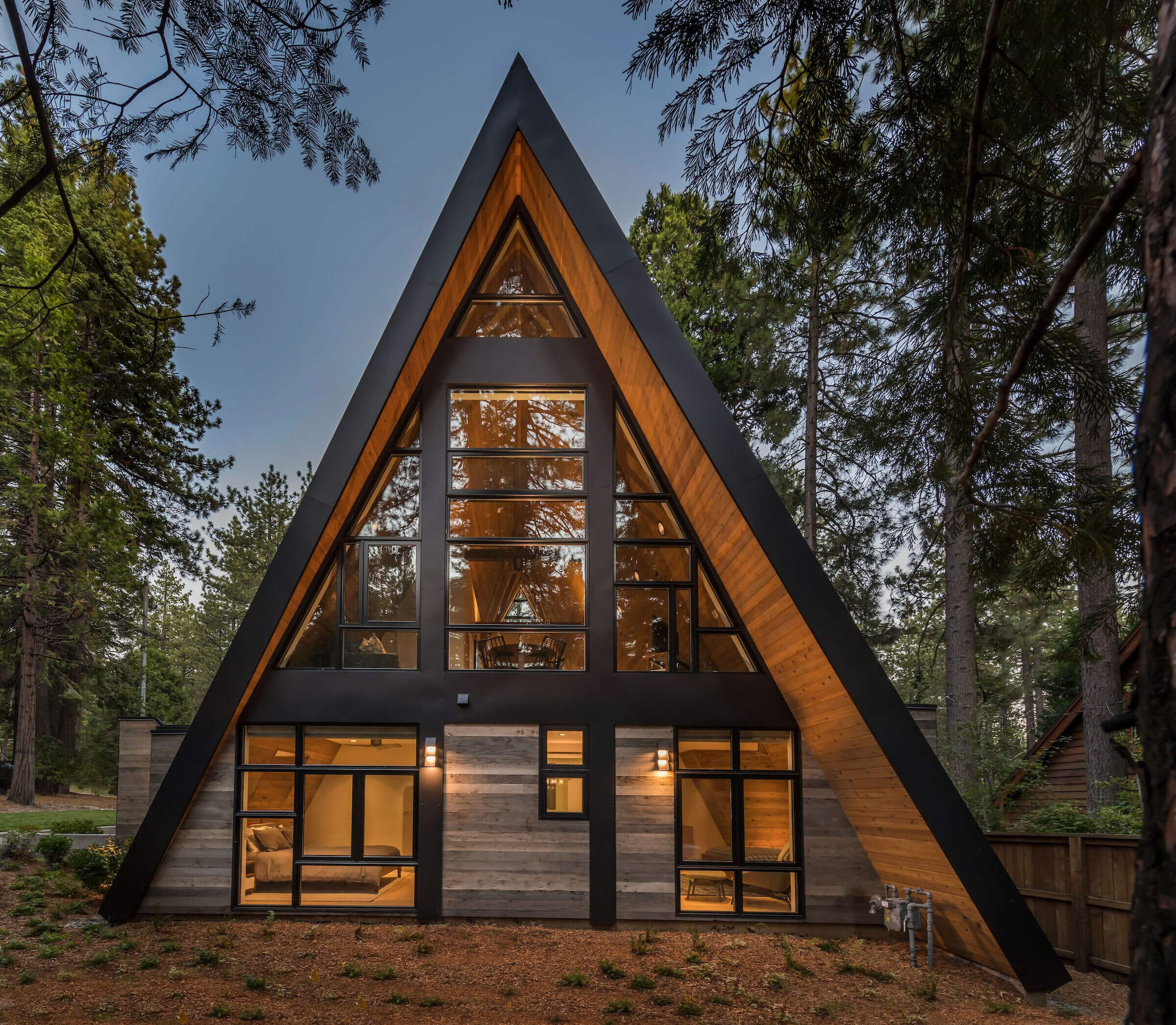 Mountain-Style A-Frame Cabin by Todd Gordon Mather Architect | Wowow