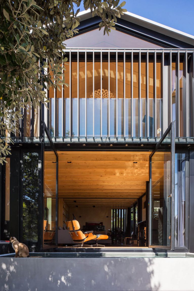 Boatsheds by Strachan Group Architects and Rachael Rush | Wowow Home ...
