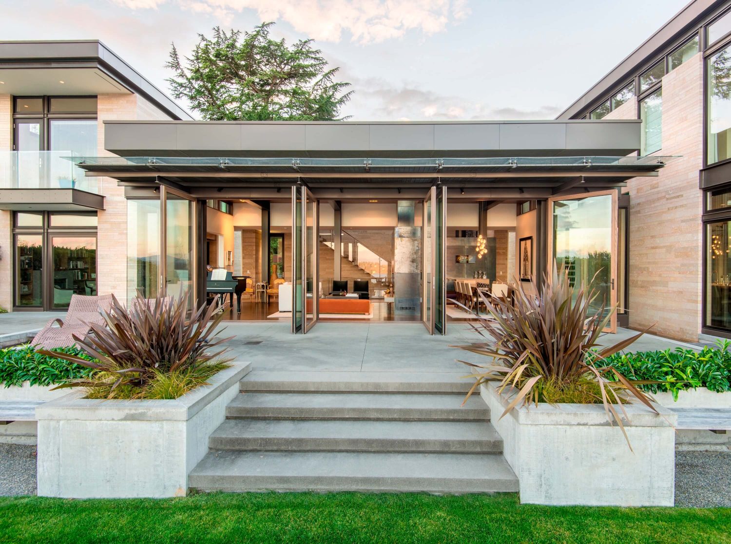 Washington Park Hillside Residence by Stuart Silk Architects