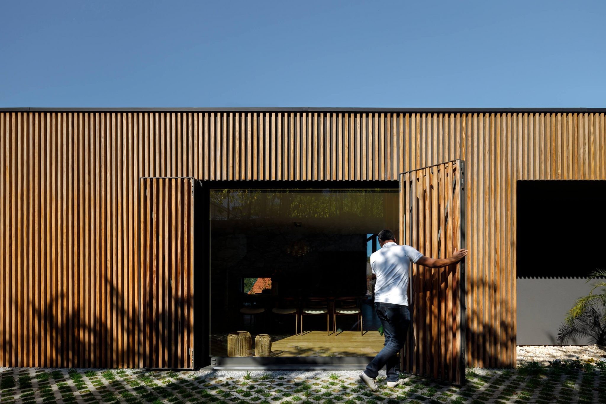 Santo Tirso House by Hous3 | Wowow Home Magazine