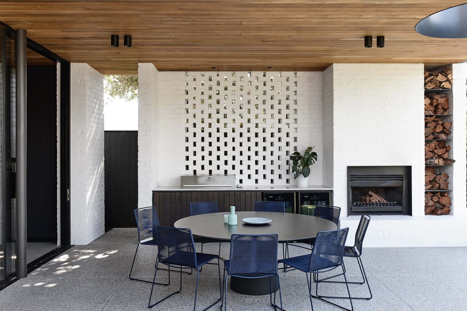 Brighton East 2 by InForm | Wowow Home Magazine